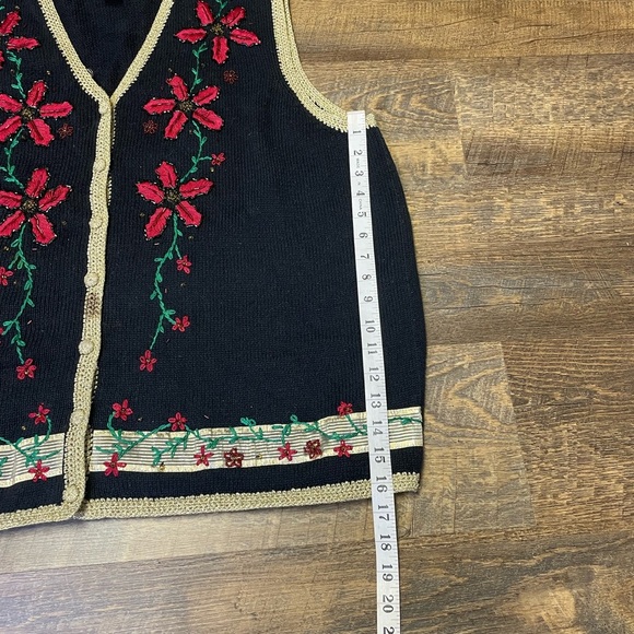 Designers Originals Studio Joy Size 1X Christmas Embroidered Sweater Vest Beads - Picture 9 of 10